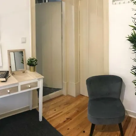 New! Charming Flat At Great Location! شقة Lisboa