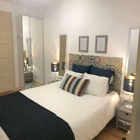 Apartment New! Charming Flat At Great Location! Lisbon