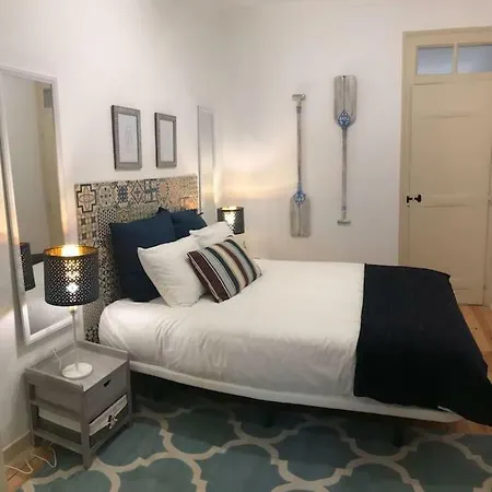 New! Charming Flat At Great Location! Lisbon